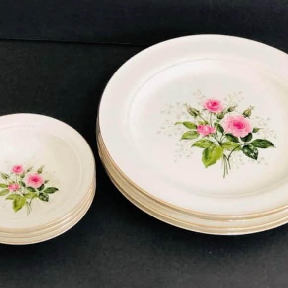 Vintage Hall Superior Quality Heather Rose Dinnerware 9 1/4” Plates and 5 1/8” F - Picture 1 of 13